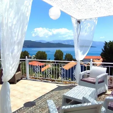 Aleka's House Πανσιόν 3*