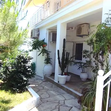 Aleka's House Νικιάνα