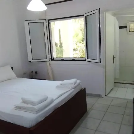 Aleka's House Πανσιόν 3*