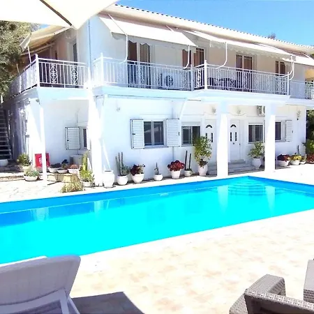 Guest house Aleka's House 3*