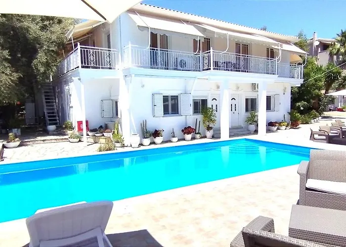 Guest house Aleka's House 3*