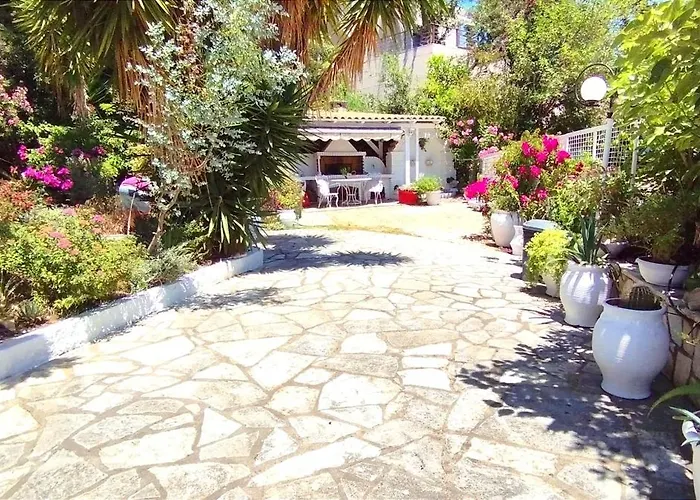 Aleka's House Guest house